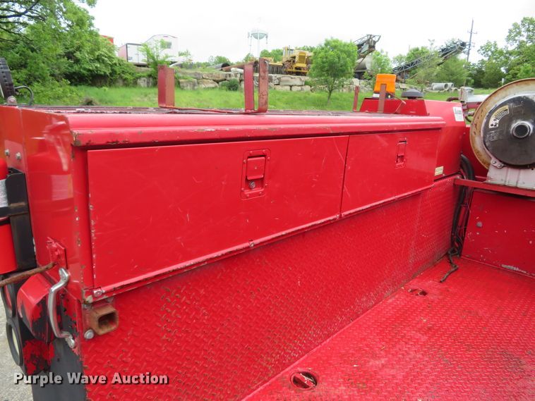 image for item DI2205 2000 Ford F550 Super Duty XL  service truck