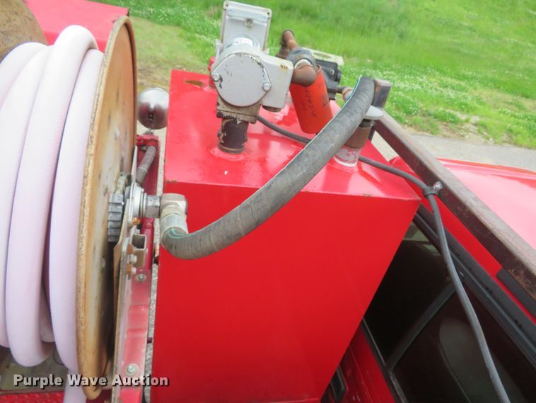 image for item DI2205 2000 Ford F550 Super Duty XL  service truck