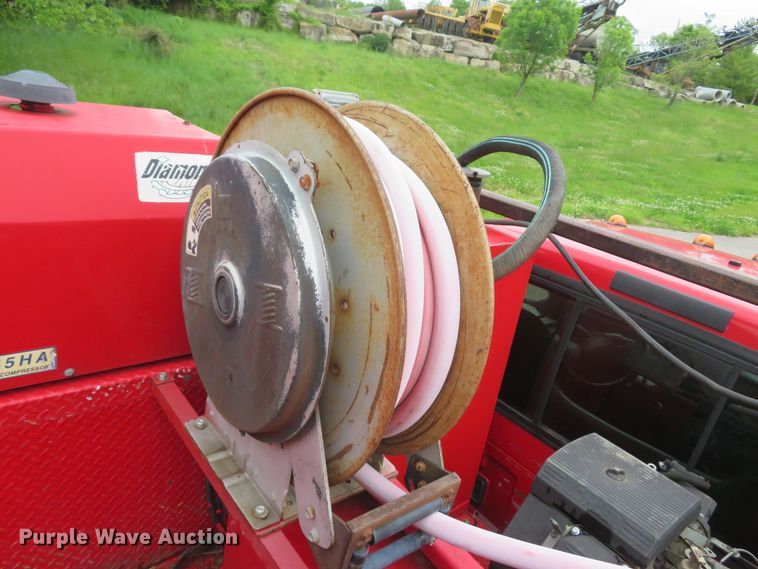 image for item DI2205 2000 Ford F550 Super Duty XL  service truck