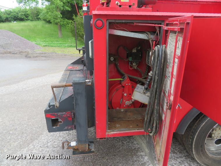 image for item DI2205 2000 Ford F550 Super Duty XL  service truck