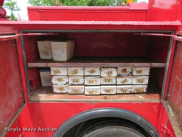 image for item DI2205 2000 Ford F550 Super Duty XL  service truck