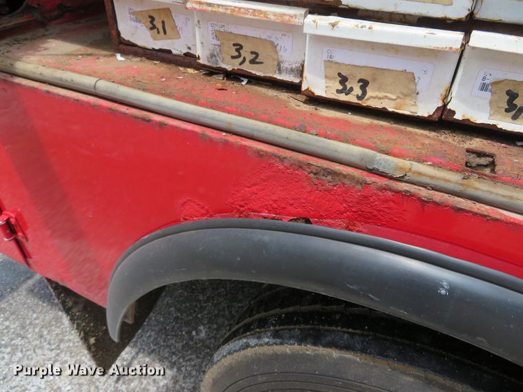 image for item DI2205 2000 Ford F550 Super Duty XL  service truck