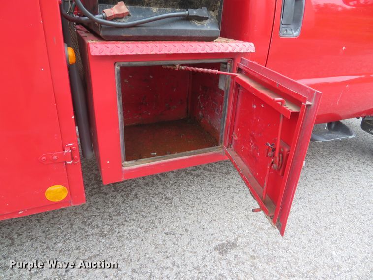 image for item DI2205 2000 Ford F550 Super Duty XL  service truck