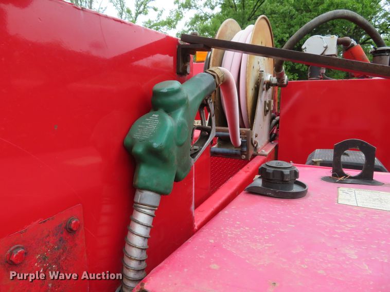 image for item DI2205 2000 Ford F550 Super Duty XL  service truck