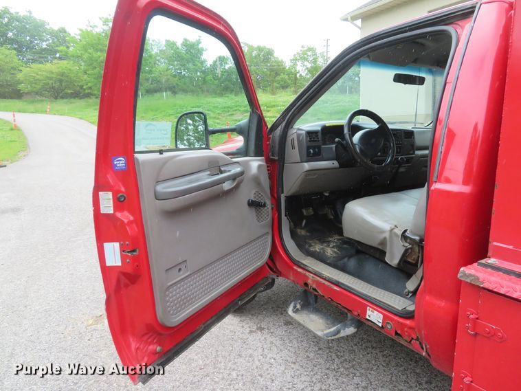 image for item DI2205 2000 Ford F550 Super Duty XL  service truck