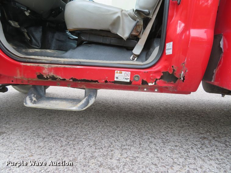 image for item DI2205 2000 Ford F550 Super Duty XL  service truck