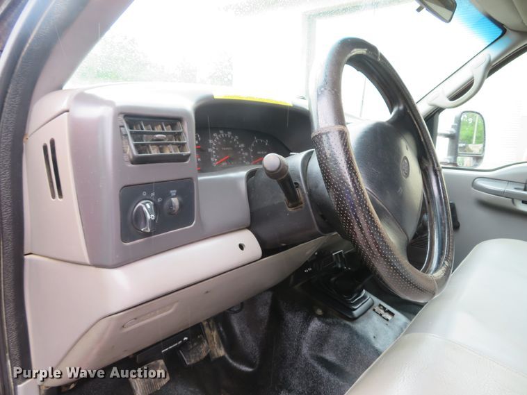 image for item DI2205 2000 Ford F550 Super Duty XL  service truck