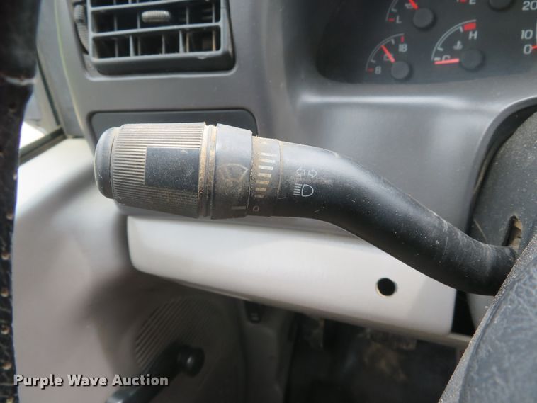 image for item DI2205 2000 Ford F550 Super Duty XL  service truck