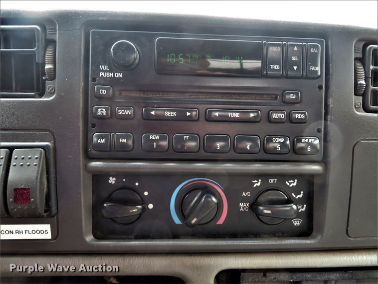 image for item DI2205 2000 Ford F550 Super Duty XL  service truck