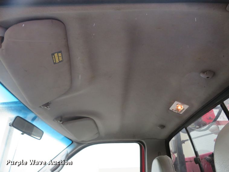 image for item DI2205 2000 Ford F550 Super Duty XL  service truck