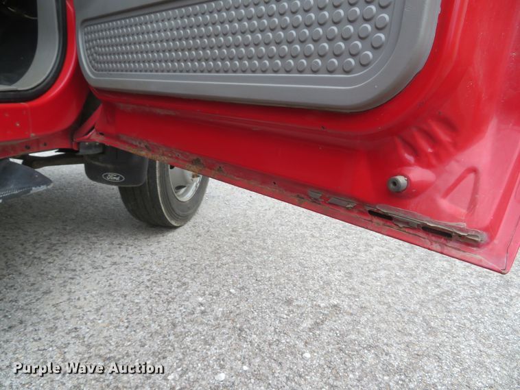 image for item DI2205 2000 Ford F550 Super Duty XL  service truck