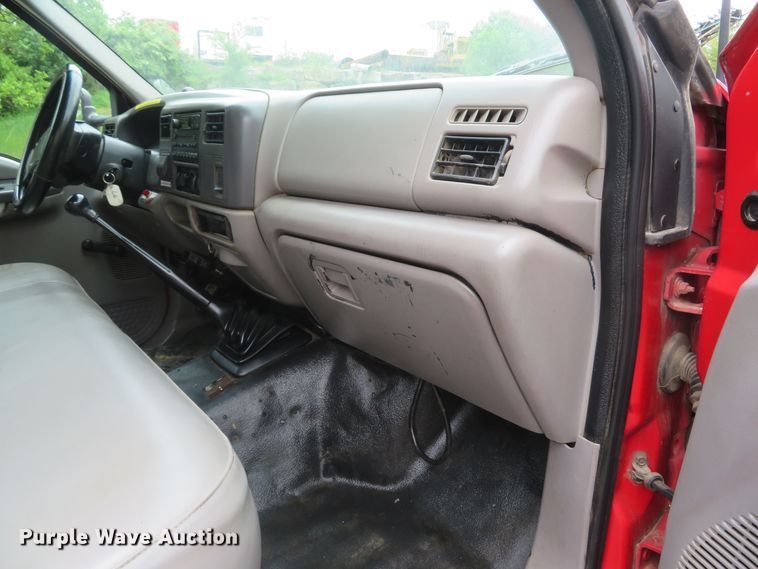 image for item DI2205 2000 Ford F550 Super Duty XL  service truck