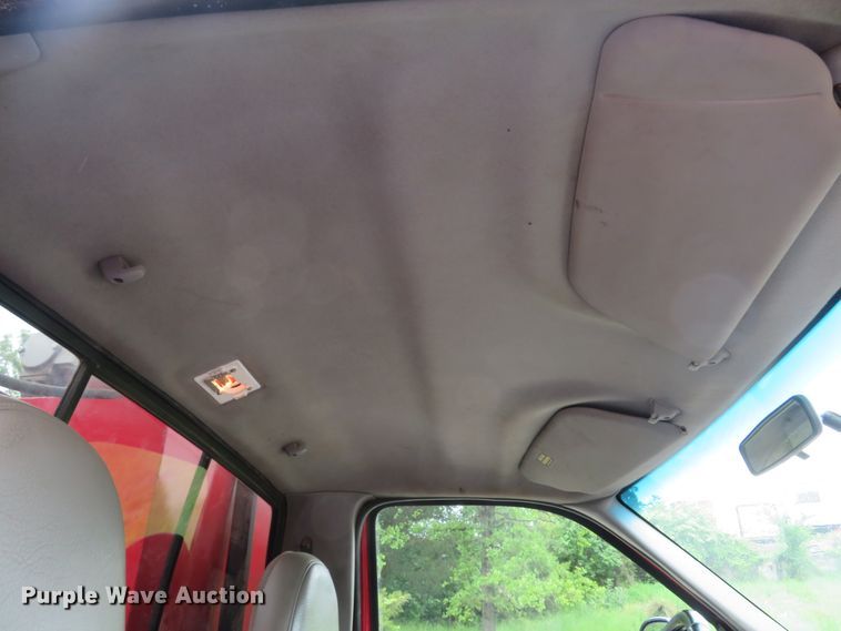 image for item DI2205 2000 Ford F550 Super Duty XL  service truck