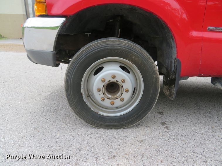 image for item DI2205 2000 Ford F550 Super Duty XL  service truck