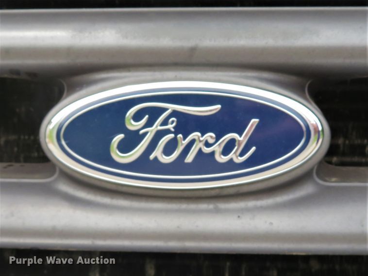 image for item DI2205 2000 Ford F550 Super Duty XL  service truck