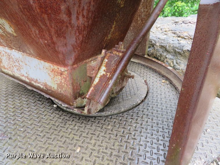 image for item DI2207 Gar-Bro 433-G concrete bucket