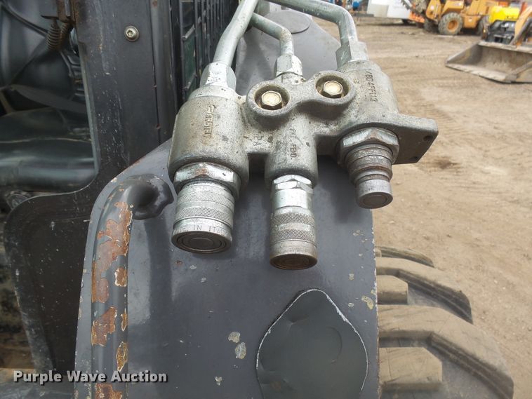 image for item EF9623 2012 New Holland L230  skid steer loader