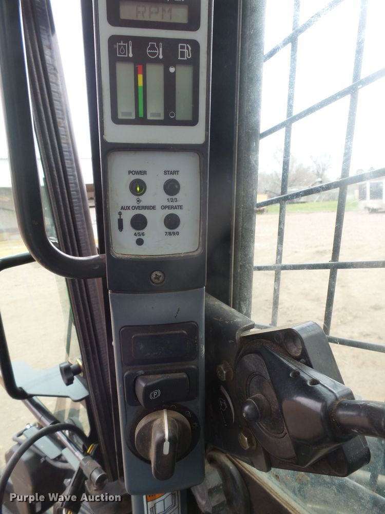 image for item EF9623 2012 New Holland L230  skid steer loader