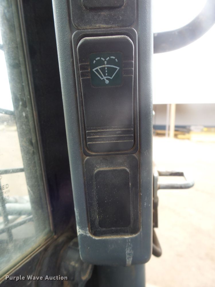 image for item EF9623 2012 New Holland L230  skid steer loader