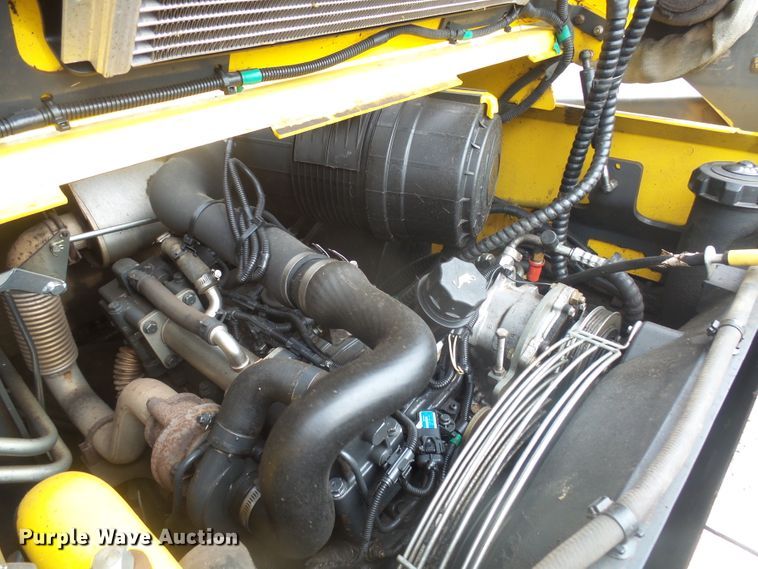 image for item EF9623 2012 New Holland L230  skid steer loader