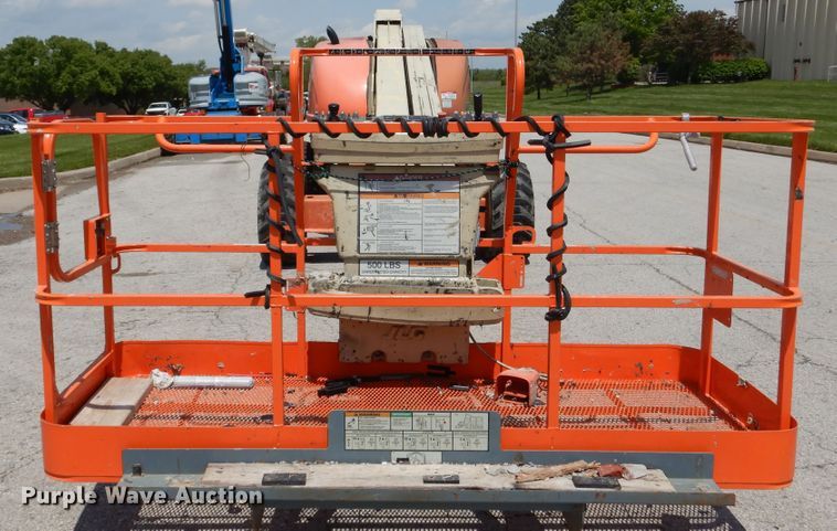image for item EK9227 1999 JLG 600S  boom lift