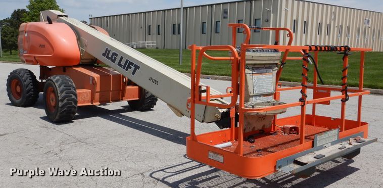 image for item EK9227 1999 JLG 600S  boom lift