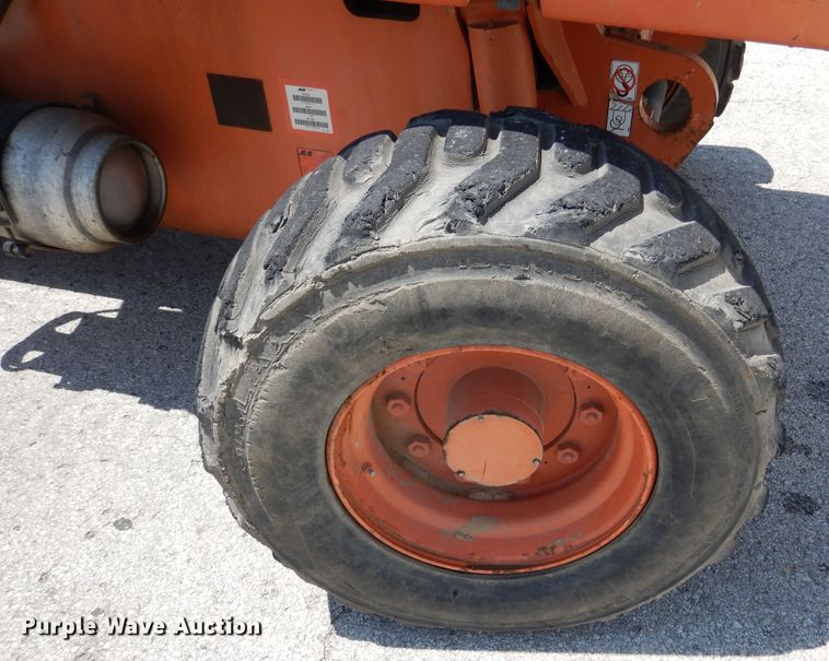 image for item EK9227 1999 JLG 600S  boom lift