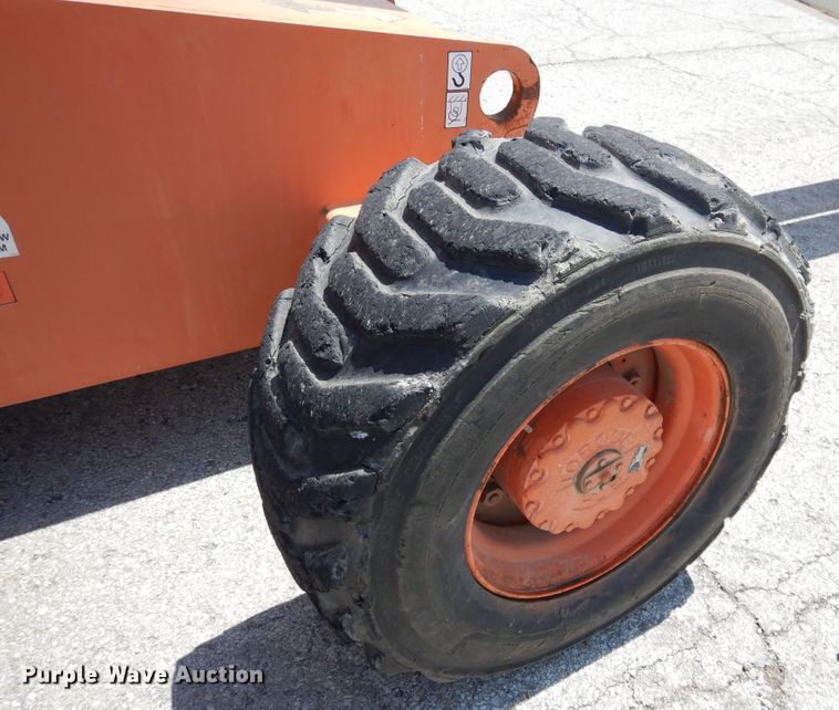 image for item EK9227 1999 JLG 600S  boom lift