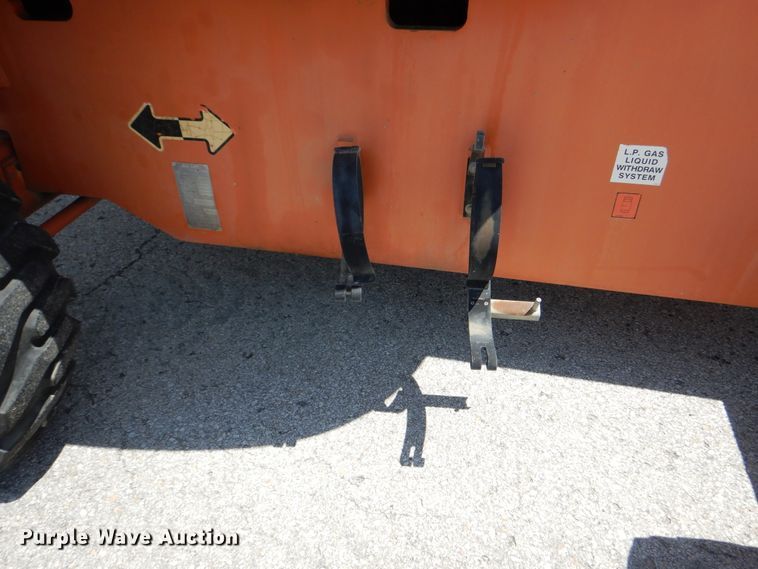 image for item EK9227 1999 JLG 600S  boom lift