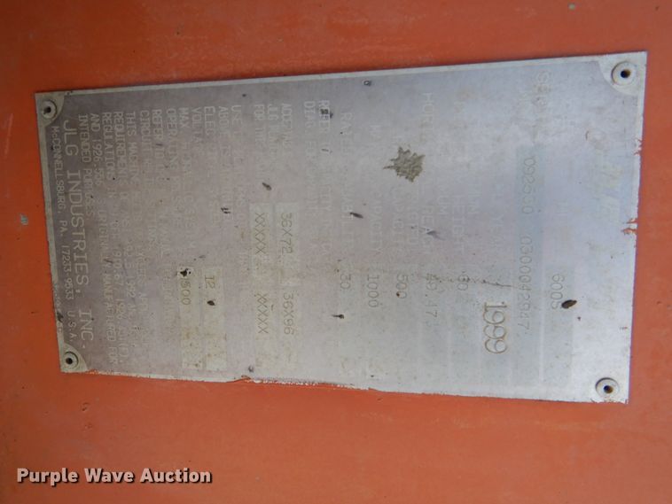 image for item EK9227 1999 JLG 600S  boom lift