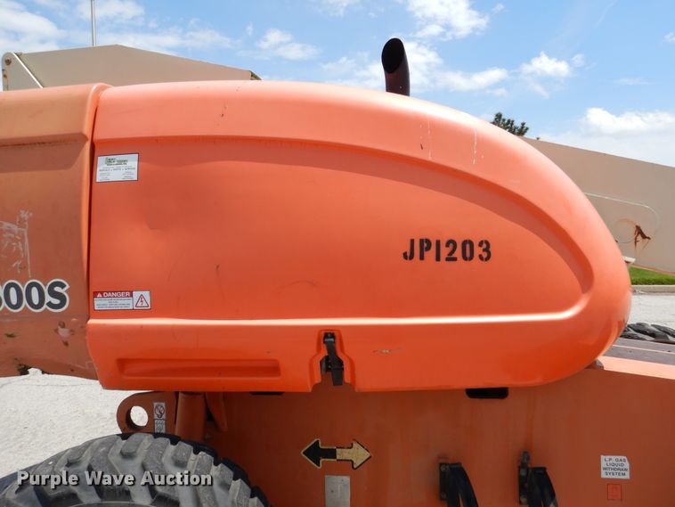 image for item EK9227 1999 JLG 600S  boom lift