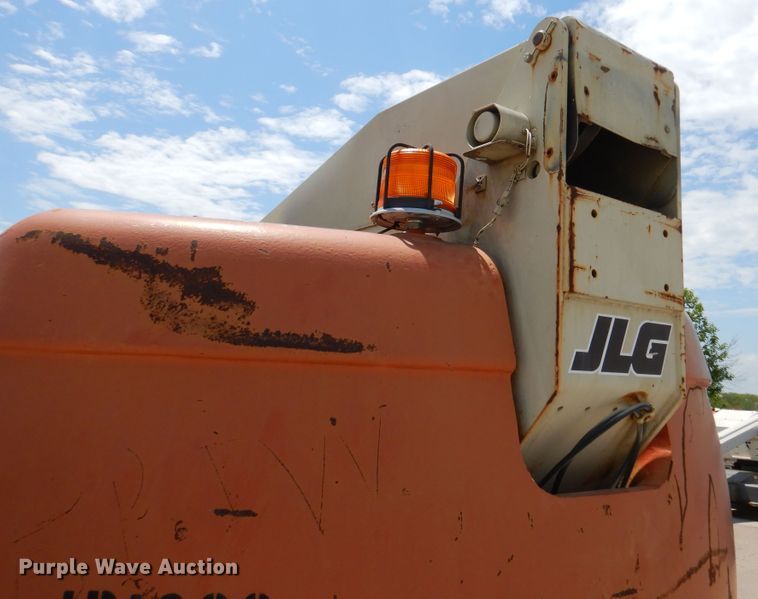 image for item EK9227 1999 JLG 600S  boom lift