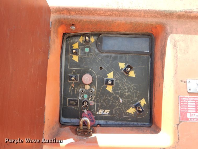 image for item EK9227 1999 JLG 600S  boom lift