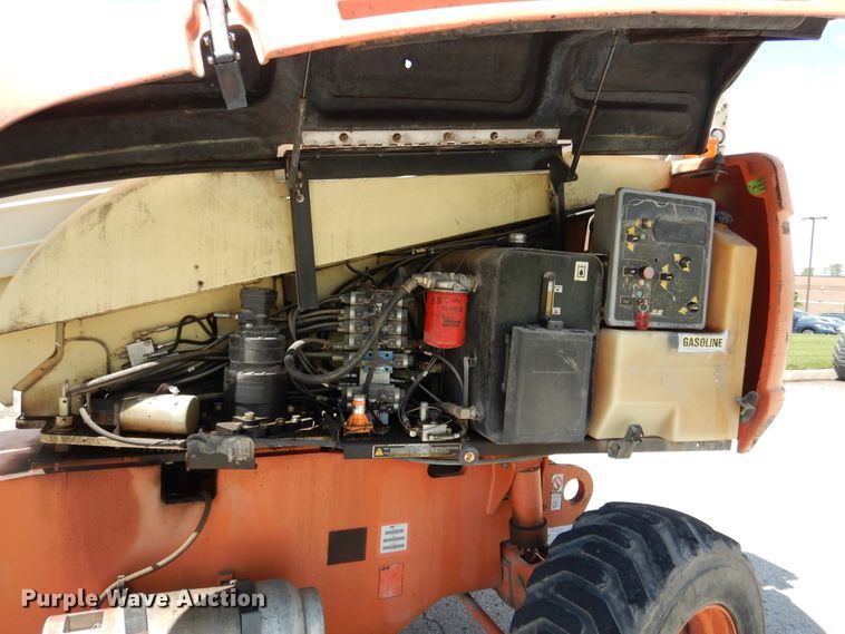 image for item EK9227 1999 JLG 600S  boom lift