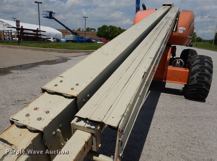 image for item EK9227 1999 JLG 600S  boom lift