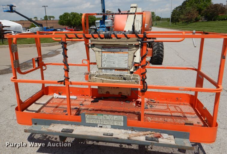 image for item EK9227 1999 JLG 600S  boom lift