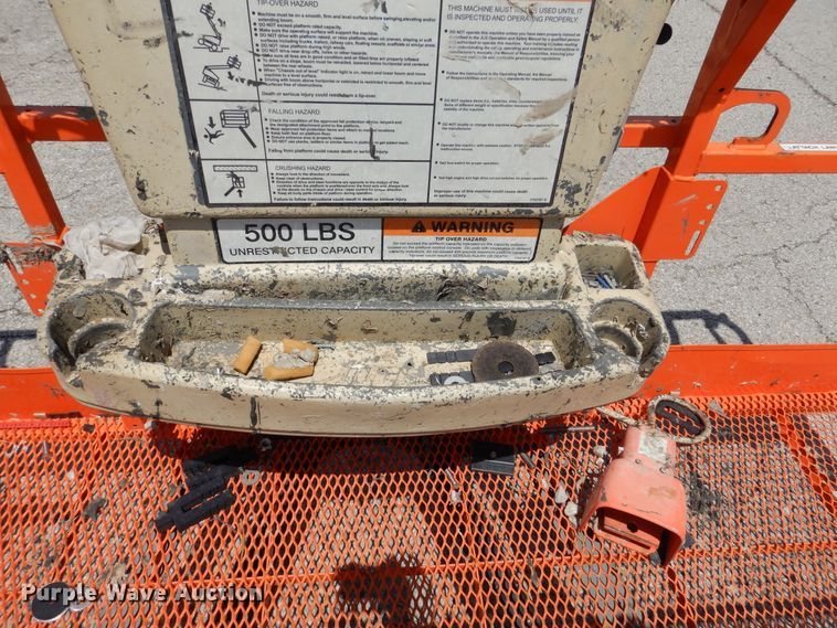 image for item EK9227 1999 JLG 600S  boom lift