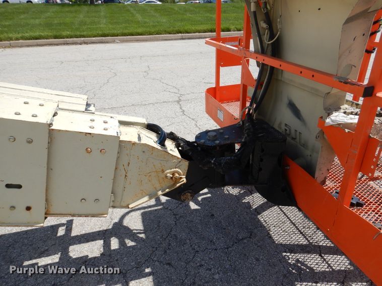 image for item EK9227 1999 JLG 600S  boom lift