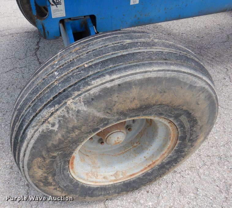 image for item EK9230 1999 Genie S40  boom lift