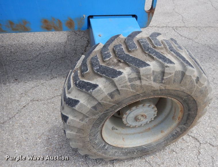 image for item EK9230 1999 Genie S40  boom lift