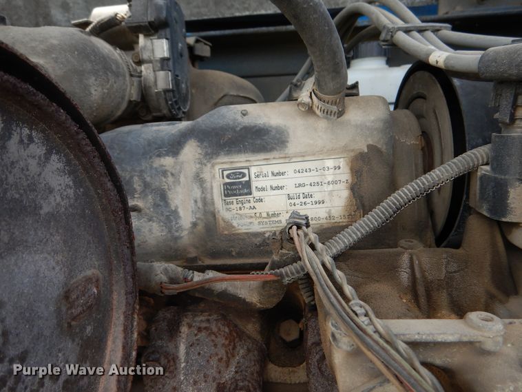 image for item EK9230 1999 Genie S40  boom lift