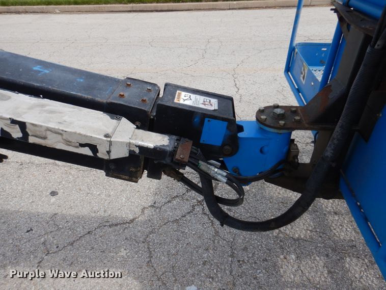 image for item EK9230 1999 Genie S40  boom lift
