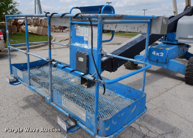 image for item EK9230 1999 Genie S40  boom lift
