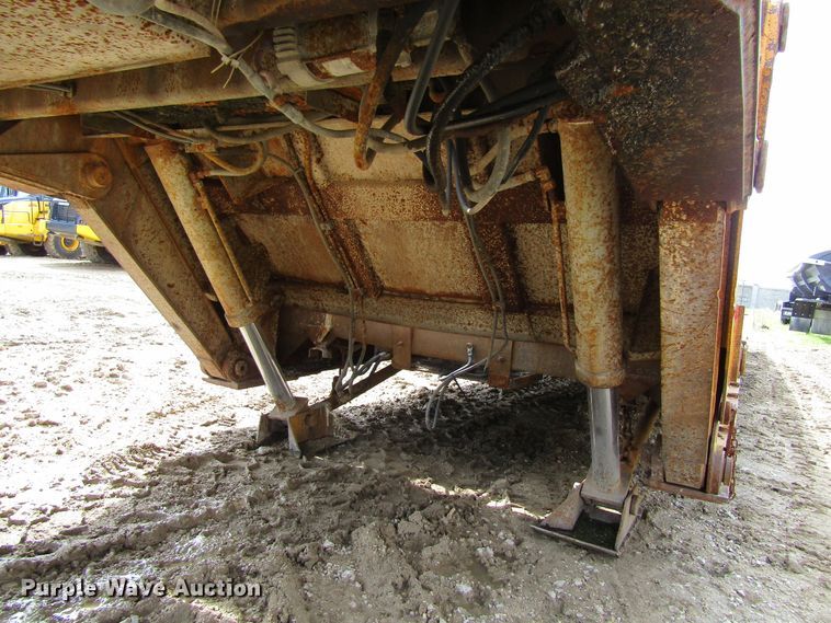 image for item FD9439 1986 Load King lowboy equipment trailer