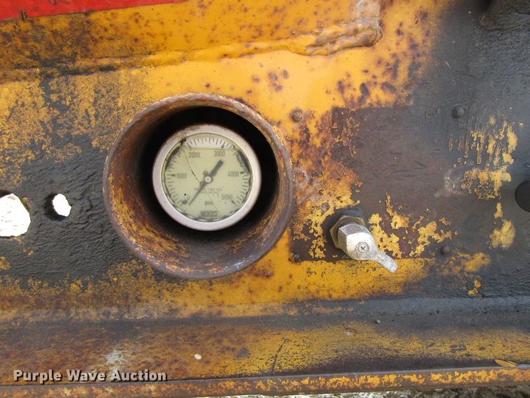 image for item FD9439 1986 Load King lowboy equipment trailer