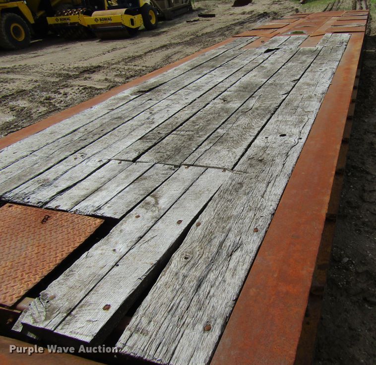 image for item FD9439 1986 Load King lowboy equipment trailer