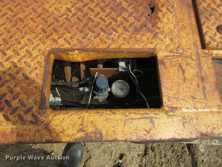 image for item FD9439 1986 Load King lowboy equipment trailer