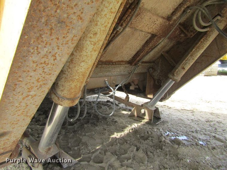 image for item FD9439 1986 Load King lowboy equipment trailer