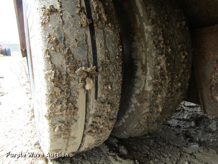 image for item FD9439 1986 Load King lowboy equipment trailer