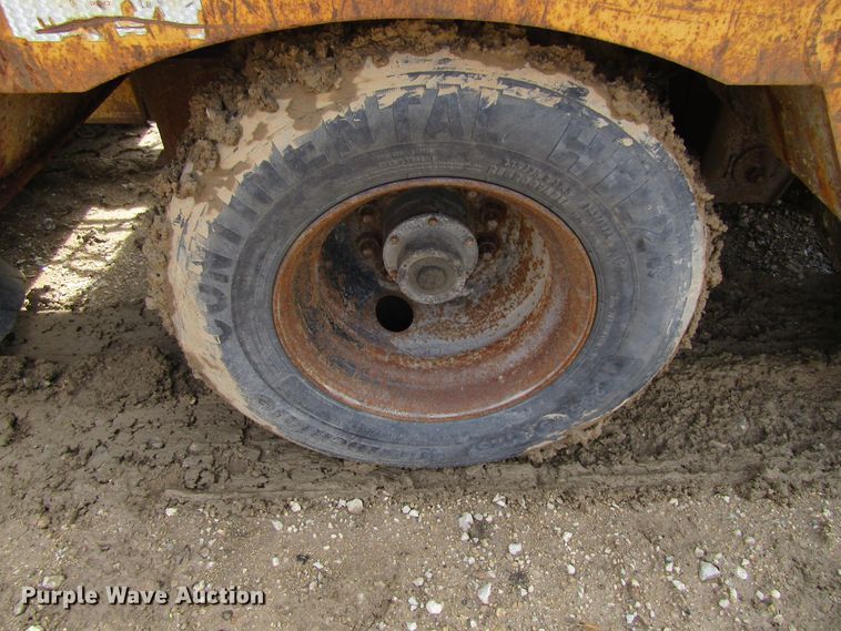 image for item FD9439 1986 Load King lowboy equipment trailer